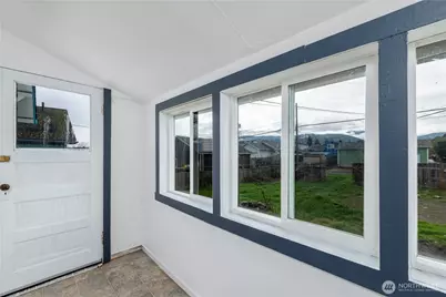 734 W 4th St, Port Angeles, WA 98363 - Photo 17