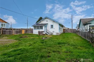 734 W 4th St, Port Angeles, WA 98363 - Photo 7