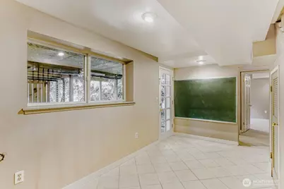 10020 SE 7th Street, Bellevue, WA 98004 - Photo 23