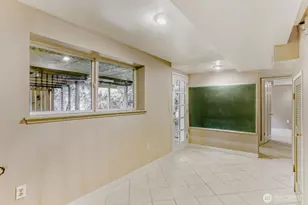 10020 SE 7th St, Bellevue, WA 98004 - Photo 23