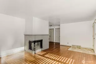 10020 SE 7th St, Bellevue, WA 98004 - Photo 5