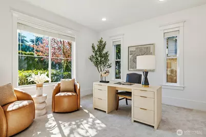 10610 NE 28th Street, Bellevue, WA 98004 - Photo 3