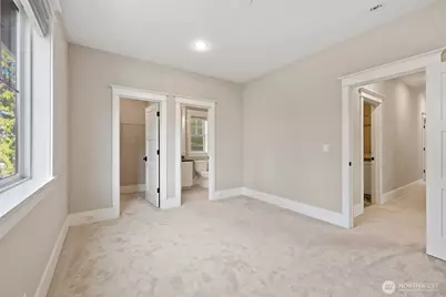 10610 NE 28th Street, Bellevue, WA 98004 - Photo 25