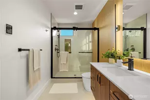 359 NW 76th St, Seattle, WA 98117 - Photo 13