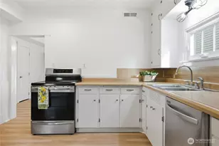 618 S Oakes St, Tacoma, WA 98405 - Photo 9