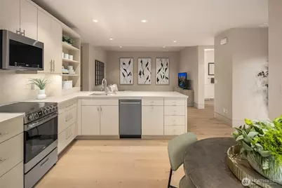 9630 SE 5th Street, Bellevue, WA 98004 - Photo 35