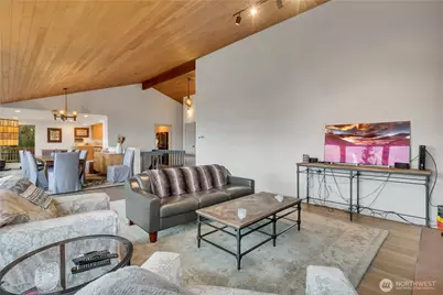 631 W Lake Sammamish Parkway NE, Bellevue, WA 98008 - Photo 11