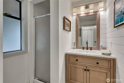 631 W Lake Sammamish Parkway NE, Bellevue, WA 98008 - Photo 19