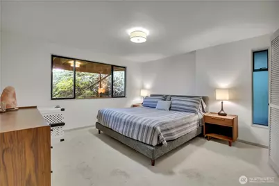 631 W Lake Sammamish Parkway NE, Bellevue, WA 98008 - Photo 23