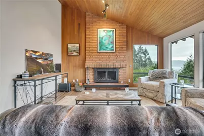 631 W Lake Sammamish Parkway NE, Bellevue, WA 98008 - Photo 9