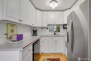 929 NW 59th St, Seattle, WA 98107 - Photo 9