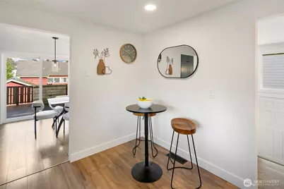 736 N 104th Street, Seattle, WA 98133 - Photo 13