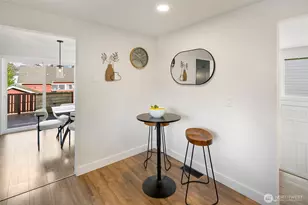 736 N 104th St, Seattle, WA 98133 - Photo 13