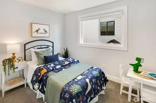 736 N 104th St, Seattle, WA 98133 - Photo 17