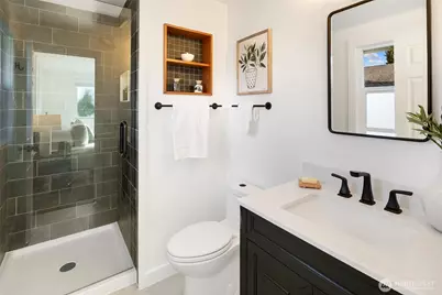 736 N 104th Street, Seattle, WA 98133 - Photo 15