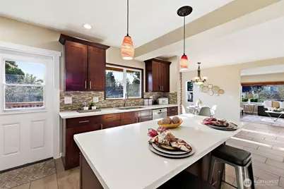 8722 Hamlet Ave S, Seattle, WA 98118 - Photo 17