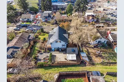 8722 Hamlet Ave S, Seattle, WA 98118 - Photo 5