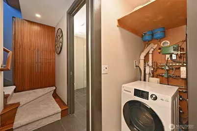 8218 2nd Avenue NE #B, Seattle, WA 98115 - Photo 33