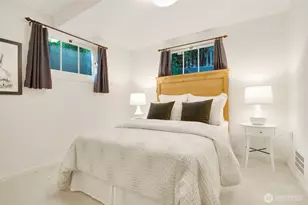 1702 Lake Washington Blvd, Seattle, WA 98122 - Photo 25