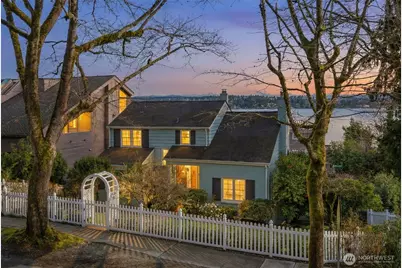 1702 Lake Washington Boulevard, Seattle, WA 98122 - Photo 1