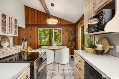 5836 Battle Point Drive NE, Bainbridge Island, WA 98110 - Photo 9