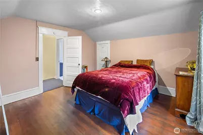 4616 Meridian Avenue N, Seattle, WA 98103 - Photo 27