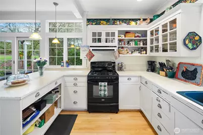 4616 Meridian Avenue N, Seattle, WA 98103 - Photo 15