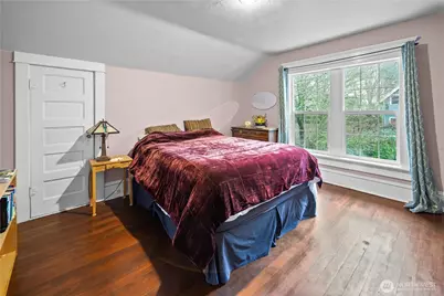 4616 Meridian Avenue N, Seattle, WA 98103 - Photo 25