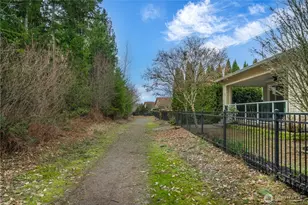 14714 Knoll Park Ct E, Bonney Lake, WA 98391 - Photo 23