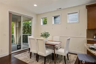 14714 Knoll Park Ct E, Bonney Lake, WA 98391 - Photo 9