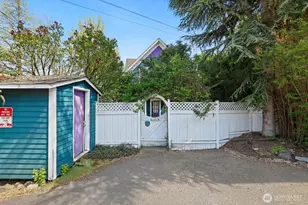 137 23rd Ave E, Seattle, WA 98112 - Photo 35