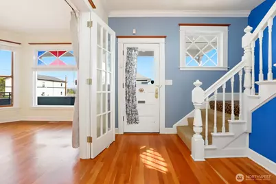 137 23rd Avenue E, Seattle, WA 98112 - Photo 23