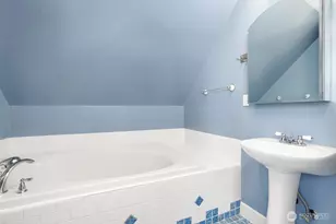 137 23rd Ave E, Seattle, WA 98112 - Photo 33