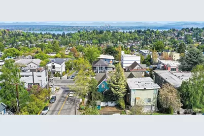 137 23rd Avenue E, Seattle, WA 98112 - Photo 17