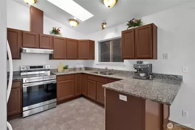 9744 57th Avenue S, Seattle, WA 98118 - Photo 5