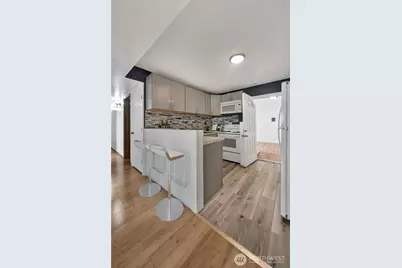 9744 57th Avenue S, Seattle, WA 98118 - Photo 23