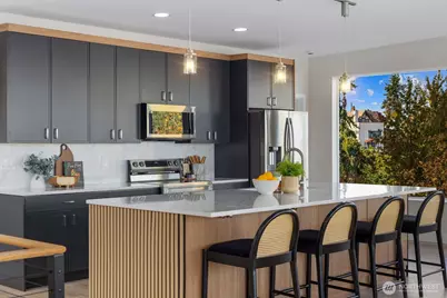 1701 41st Avenue SW, Seattle, WA 98116 - Photo 5