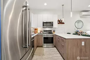 2403 SW Edmunds St, Seattle, WA 98106 - Photo 9