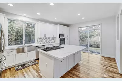 22616 SE 14th Place, Sammamish, WA 98075 - Photo 9