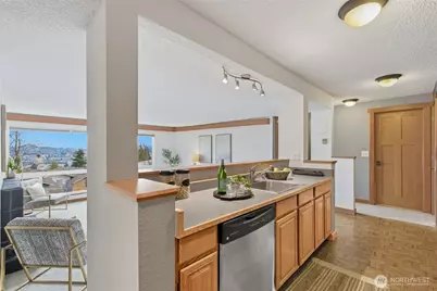 2500 W Manor Place #216, Seattle, WA 98199 - Photo 7