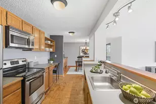 2500 W Manor Pl, Seattle, WA 98199 - Photo 9