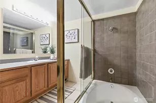 2500 W Manor Pl, Seattle, WA 98199 - Photo 25