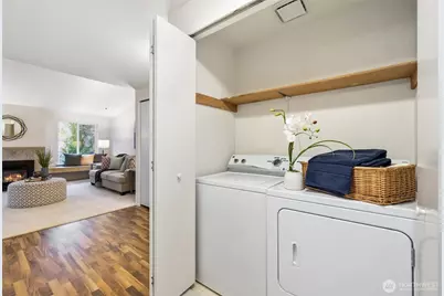 12611 109th Court NE #J302, Kirkland, WA 98034 - Photo 17