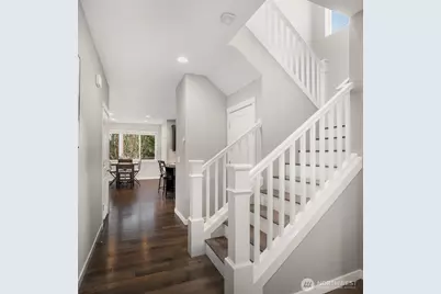 9414 Elm Avenue SE, Snoqualmie, WA 98065 - Photo 3