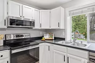 22295 Wavecrest Ave NE, Poulsbo, WA 98370 - Photo 11