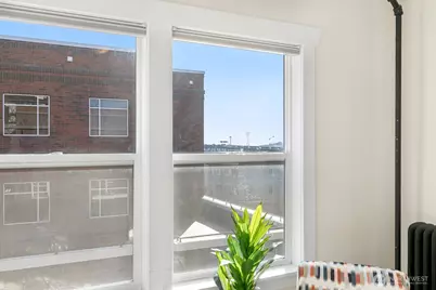 901 NE 43rd Street #306, Seattle, WA 98105 - Photo 7