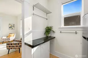 901 NE 43rd St, Seattle, WA 98105 - Photo 11