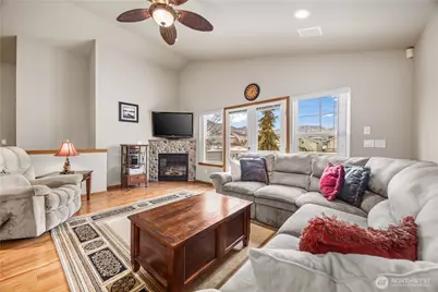 222 Parkway Drive, Manson, WA 98831 - Photo 3
