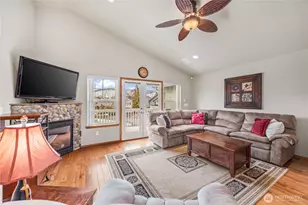 222 Parkway Dr, Manson, WA 98831 - Photo 5