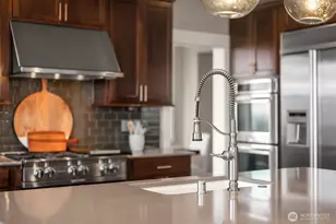 2440 NE Daphne St, Issaquah, WA 98029 - Photo 11